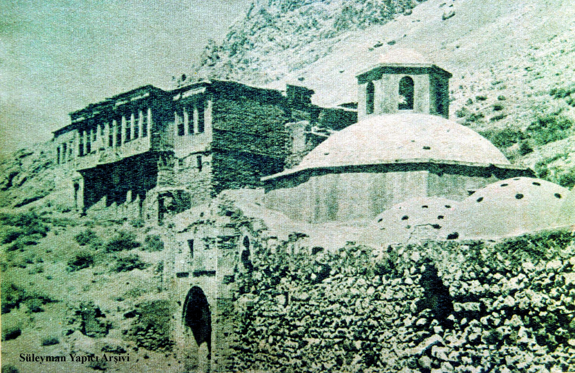 PALU - &Ccedil;ar??ba?? Mahallesi - Hamam ve Topal &Eacute;m&eacute;gilin&nbsp;Evi - 1945'li Y?llar 
S&uuml;leyman Yap?c? Ar?ivi