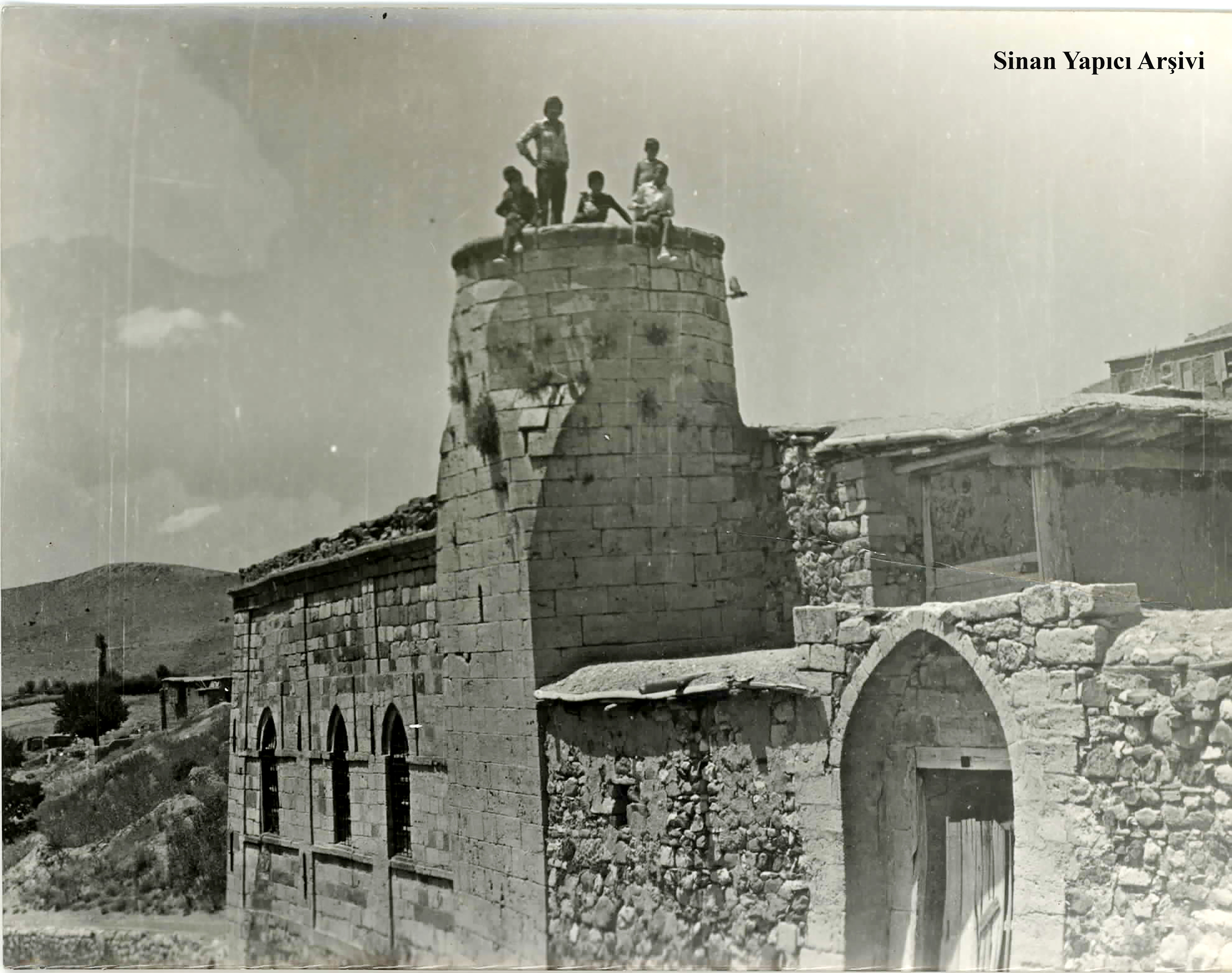 PALU-&nbsp; Zeve- D&uuml;kkan&ouml;n&uuml; Camii &ndash; 1970&rsquo;li y?llar 
Sinan Yap?c? Ar?ivi