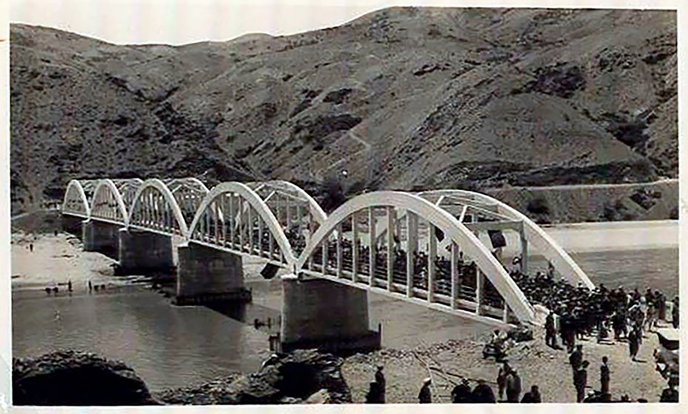 PALU - G&uuml;l&uuml;?k&uuml;r K&ouml;pr&uuml;s&uuml;n&uuml;n A&ccedil;?l??? - 1930
Kaynak: ?nternet