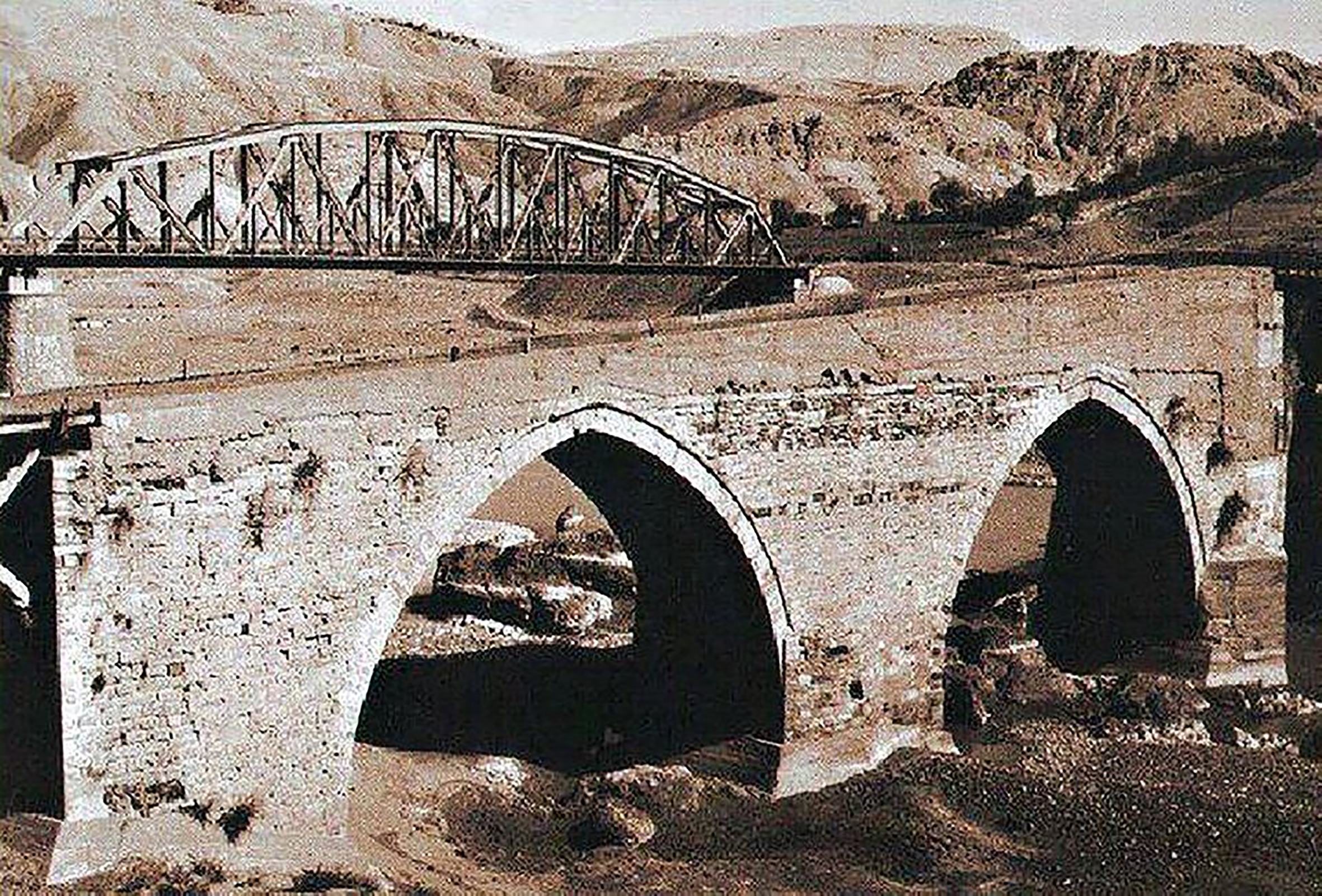 PALU - Palu Tarihi ve DDY K&ouml;pr&uuml;s&uuml; - 1945'li y?llar 
S&uuml;leyman Yap?c? Ar?ivi