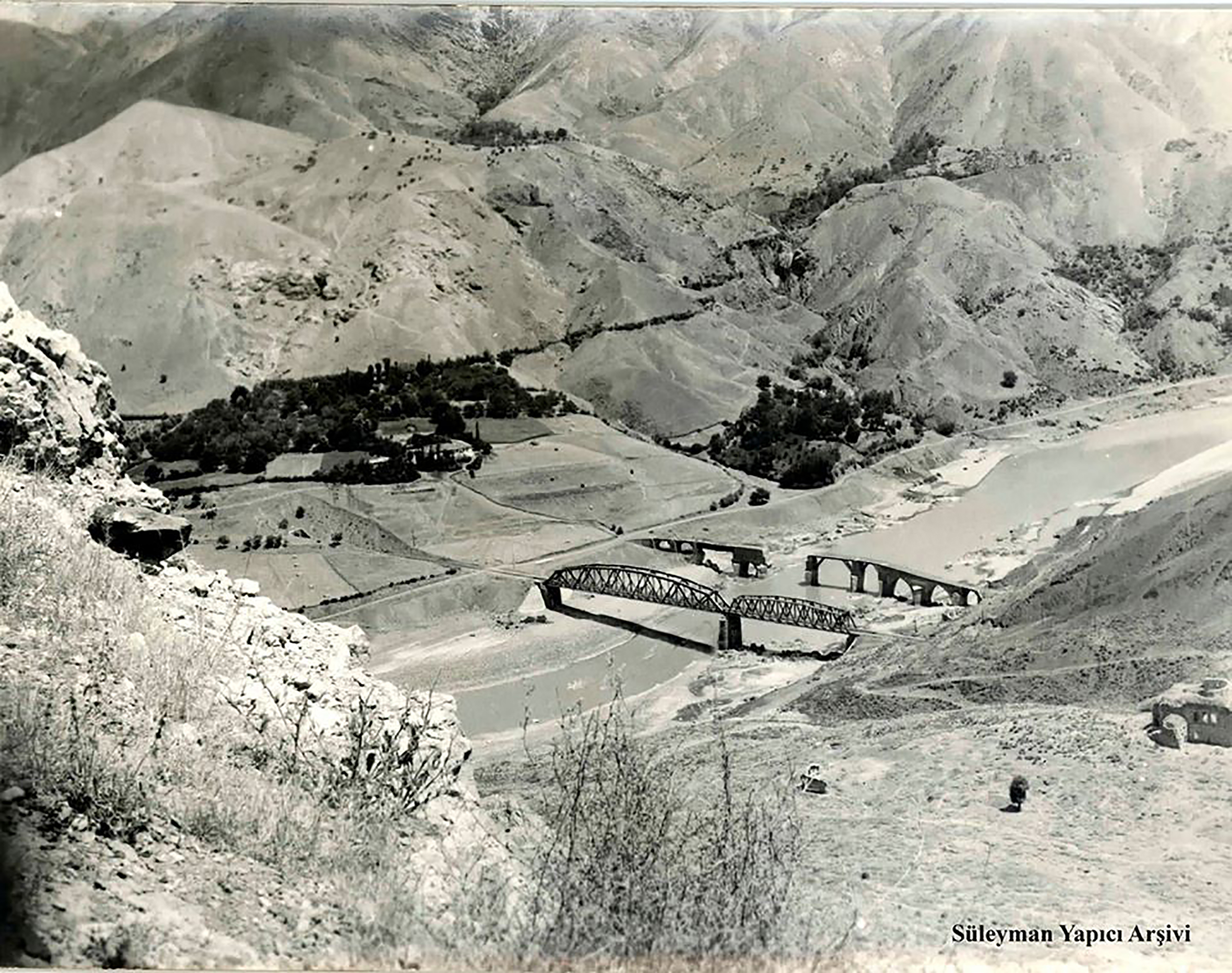 PALU - Palu Tarihi ve DDY K&ouml;pr&uuml;s&uuml; - 1970'li y?llar 
S&uuml;leyman Yap?c? Ar?ivi