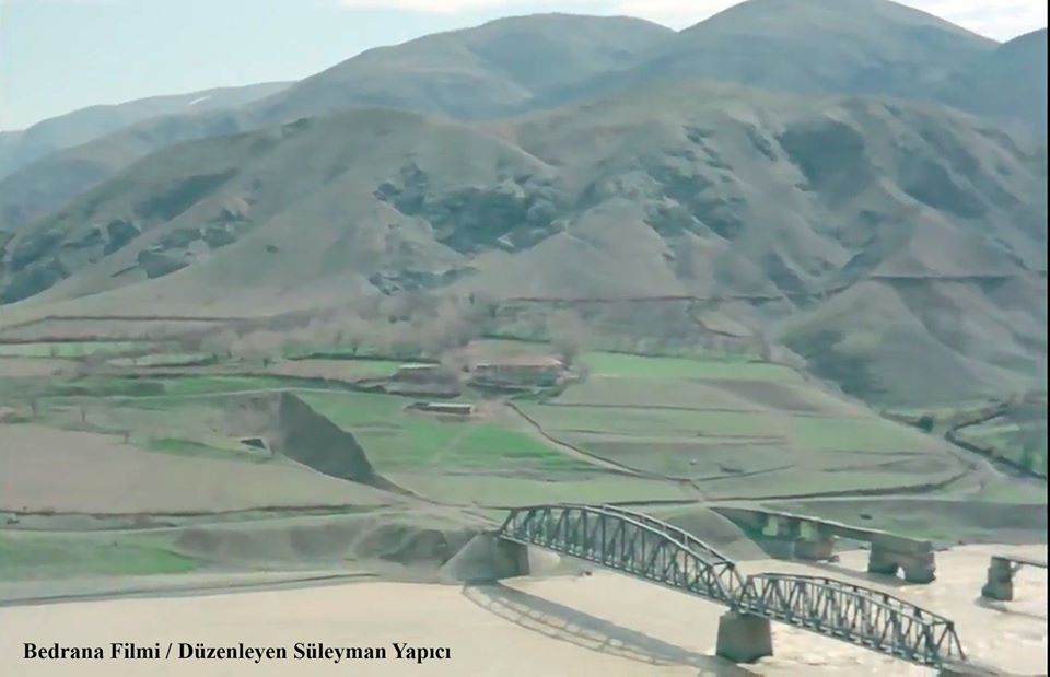PALU - Bedrana Filmi - DDY ve Tarihi Palu K&ouml;pr&uuml;s&uuml; - 1974 
D&uuml;zenleyen: S&uuml;leyman Yap?c?