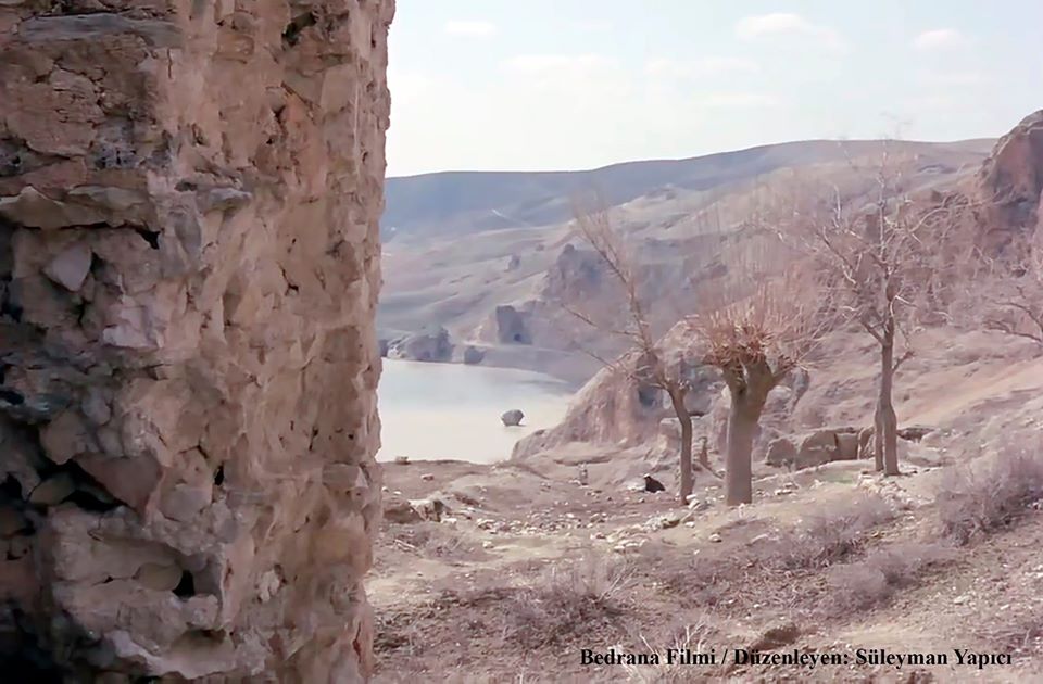 PALU - Kaleden Murat Nehri, Leylek Kayas? &ndash; 1974 - Bedrana Filmi 
D&uuml;zenleyen: S&uuml;leyman Yap?c?