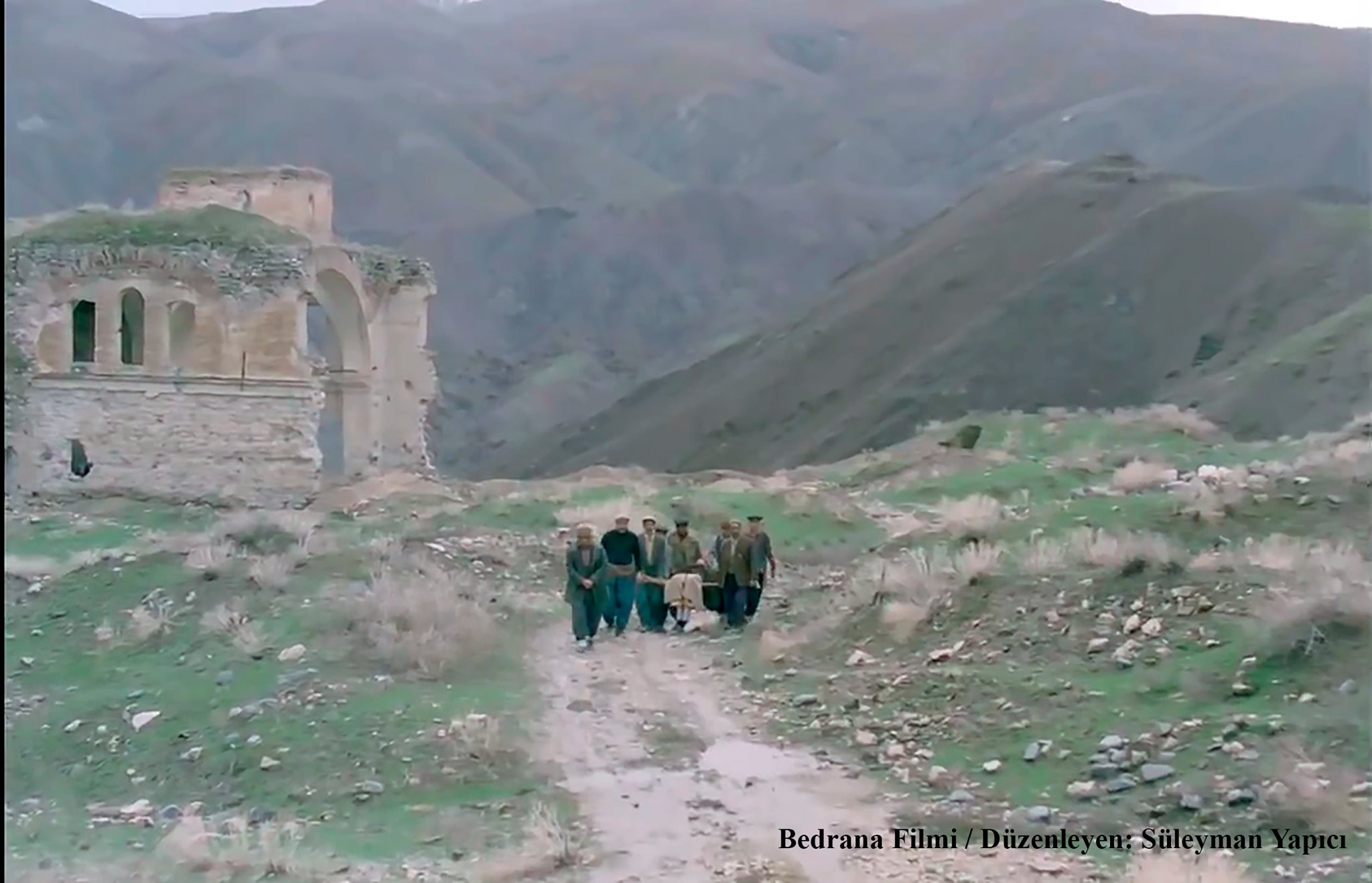 106 PALU - &Ccedil;ar??ba?? Mahallesi Surp Lusavori&ccedil; Kilisesi &ndash; 1974 - Bedrana Filmi&nbsp;
D&uuml;zenleyen: S&uuml;leyman Yap?c?