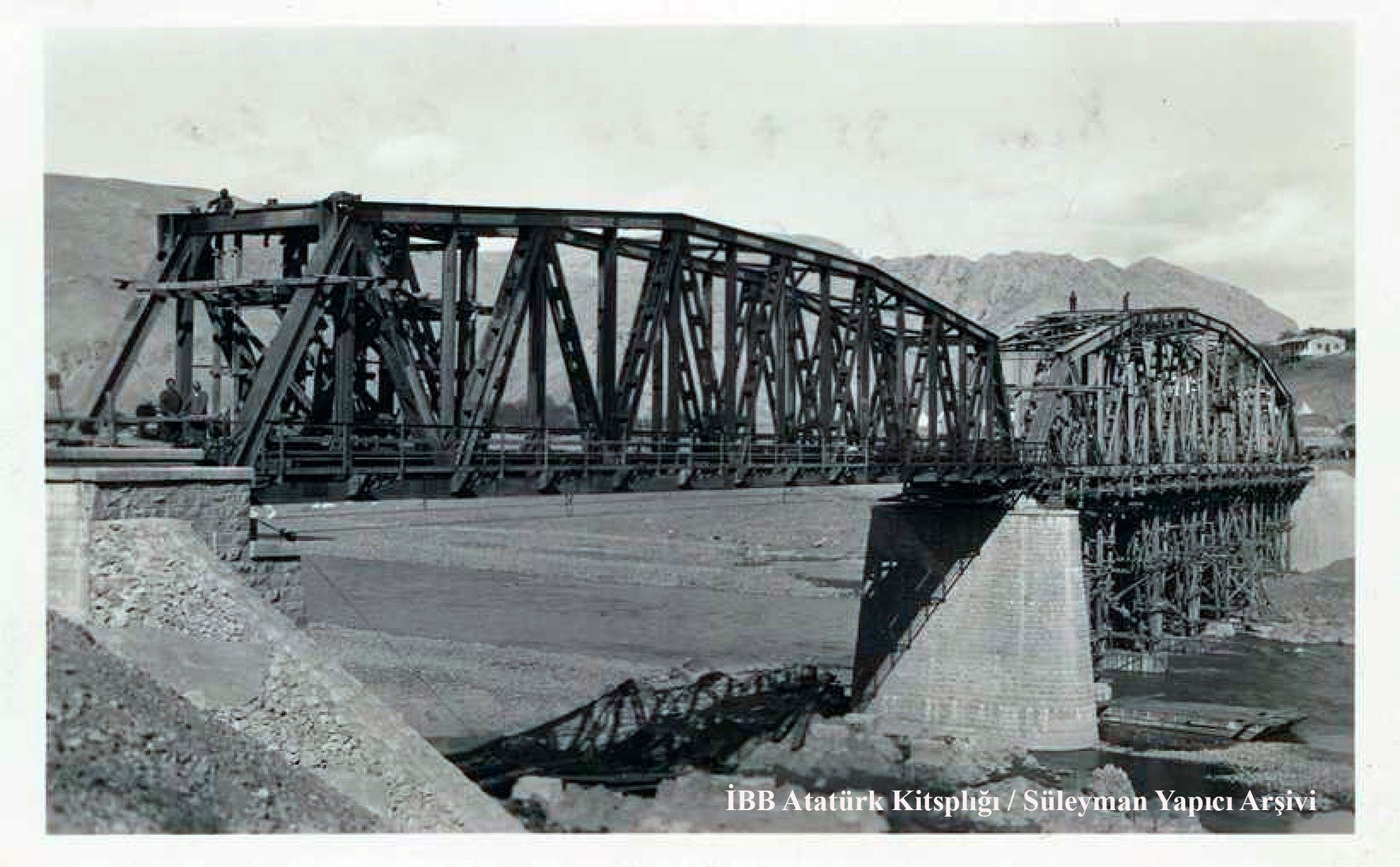 PALU - DDY K&ouml;pr&uuml;s&uuml;n&uuml; Yap?m? - 1940'l? y?llar 
Kaynak: ?BB Atat&uuml;rk Kitapl???&nbsp;