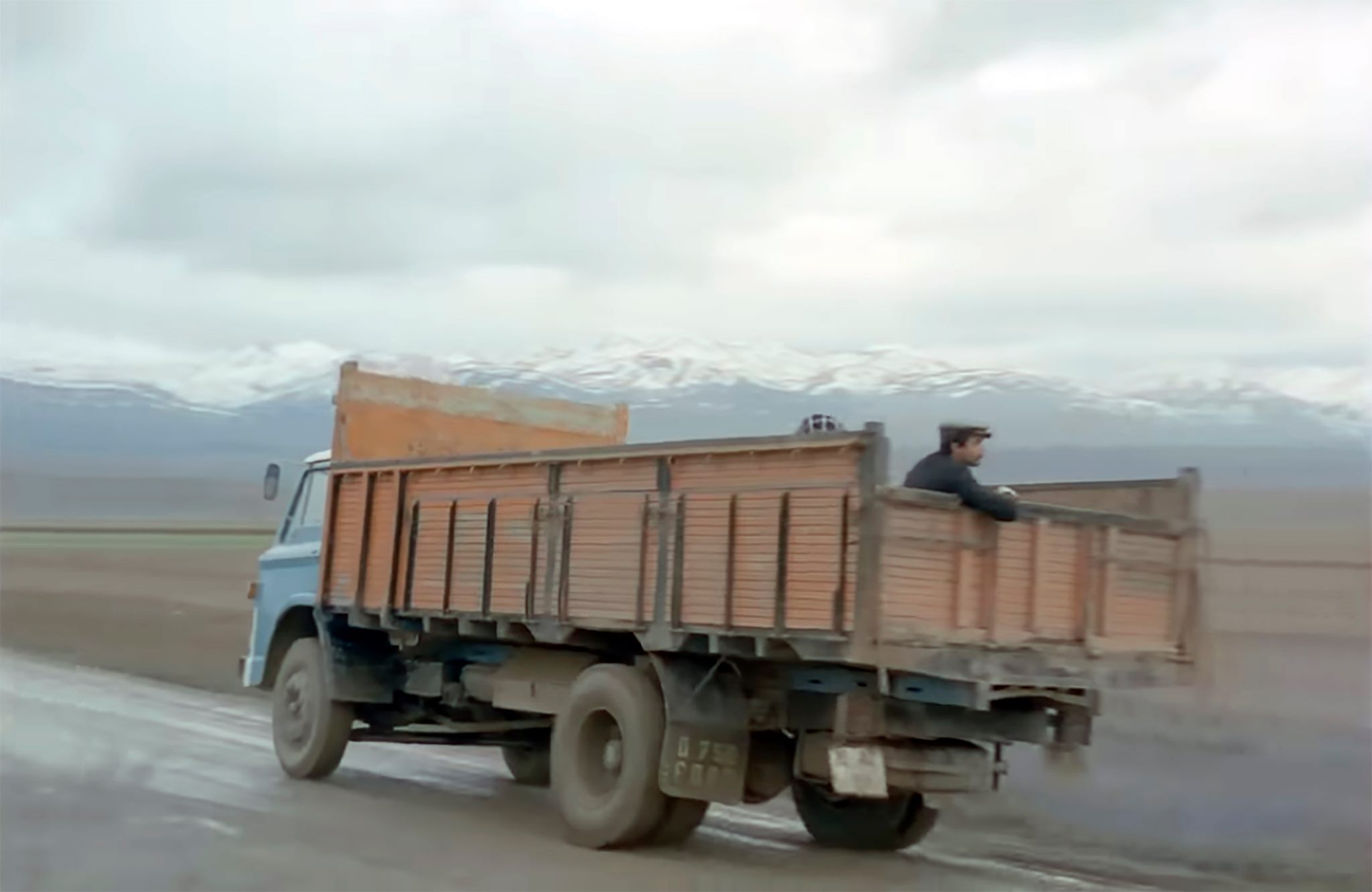 PALU - Bedrana filminde kullan?lan Rahmetli Necati Ekmekyapar'?n Ford Kamyonu - 1974 - Bedrana Filmi 
D&uuml;zenleyen: S&uuml;leyman Yap?c?
